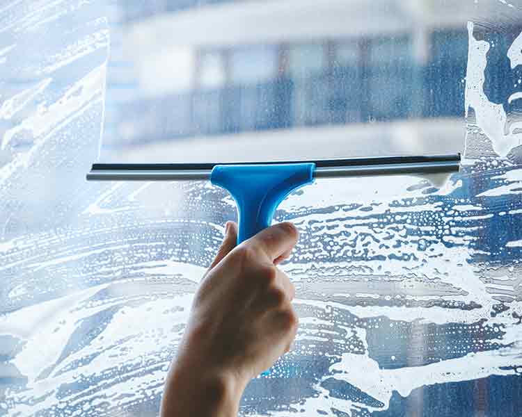 lavage-de-vitres-cannes Entreprise de propreté Cannes