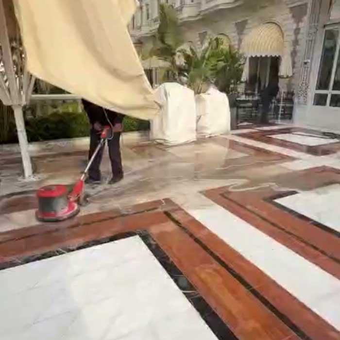 Nettoyage de terrasse d'hôtel